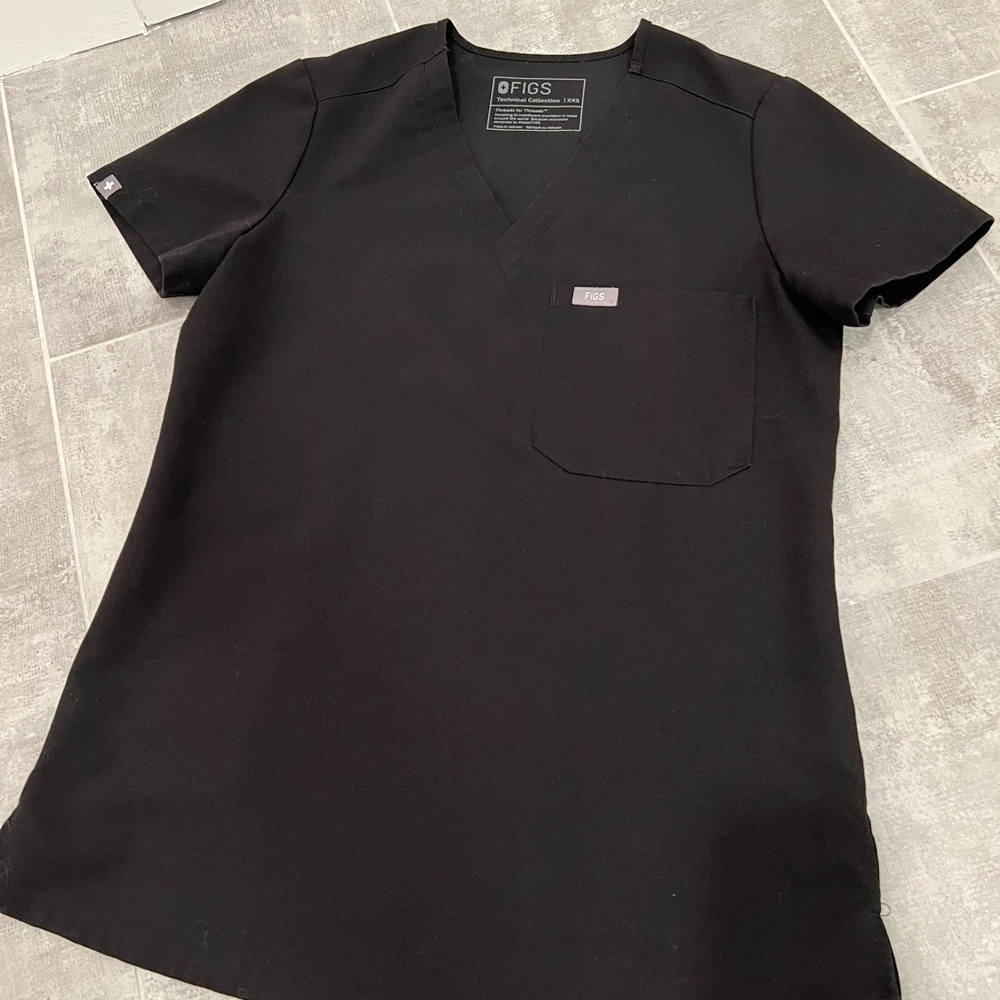 FIGS Black Catarina Scrub Top